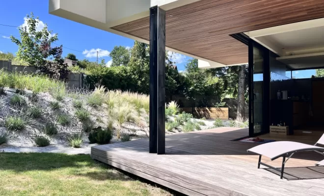 terrasse bois et dessous de toit bois